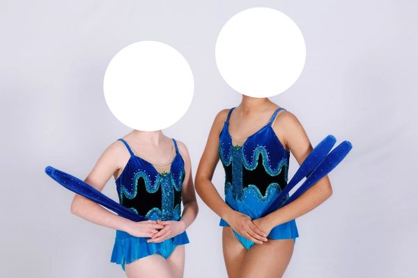 Juniors-  Blue Wave Velvet
Set of 10
Size Girls 10 to Ladies 12