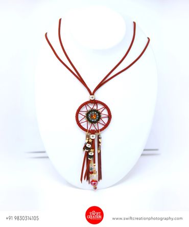 teenager jewellery photo, white jewellery stand