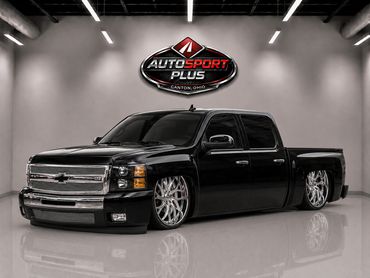 Truck rims and tires for sale near Ohio. Warren Ohio 26 inch rims and tires.