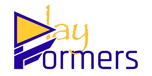Logotipo creativo de "Play Formers" con un triángulo amarillo.