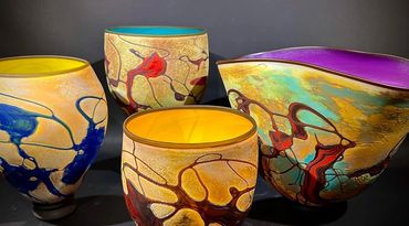 Blown and etched glass bowls with splatter technique