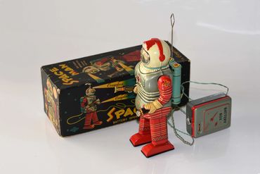 T.N. Nomura Spaceman tin toy robot, Cragstan battery operated spaceman ,vintage space toy appraisals