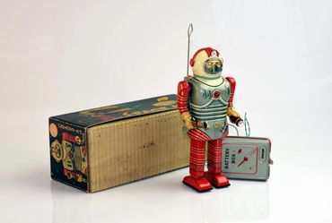 T.N. Nomura Spaceman made in Japan, Cragstan battery operated spaceman vintage space toy appraisal