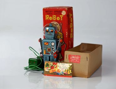 vintage tin toy robots battery operated space toys buying tin robots made in japan free appraisals