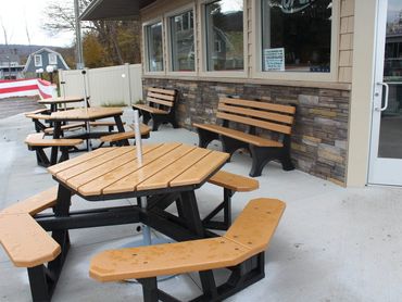 Image Of Nif-T's Ice Cream OutDoor Seating