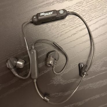 SIG Sauer GS Extreme 2.0 electronic earbuds with foam tips