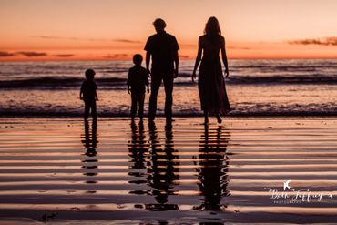 carlsbad beach photographer family and child 