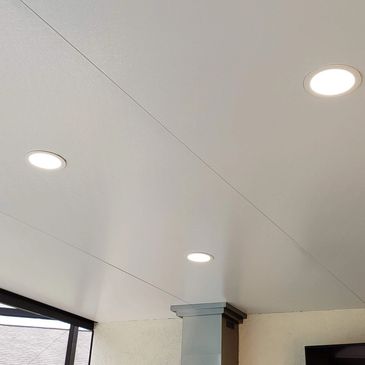 Aluminum solid panel roof in Tampa that provides shade