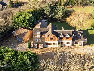 Holiday accommodation in Bristol with hot tub for stag and hen parties