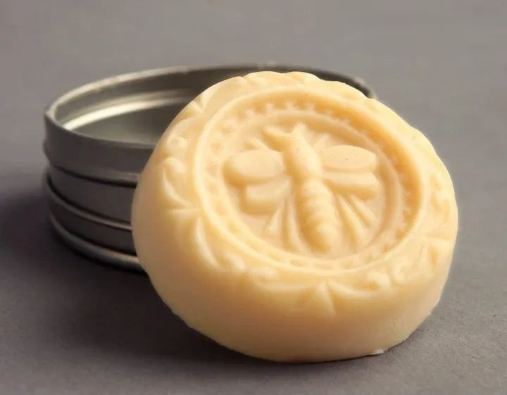 C'est La Bee lotion bar and tin container