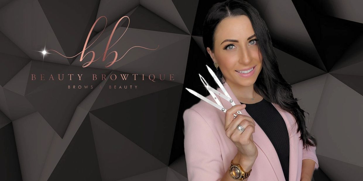 Lisa Topic Brow Artist Microblading Nano Brows Ombre Brows Powder Brows PhiBrows Royal Artist Best b