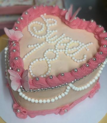 Sweet 18 heart shaped birthday cake