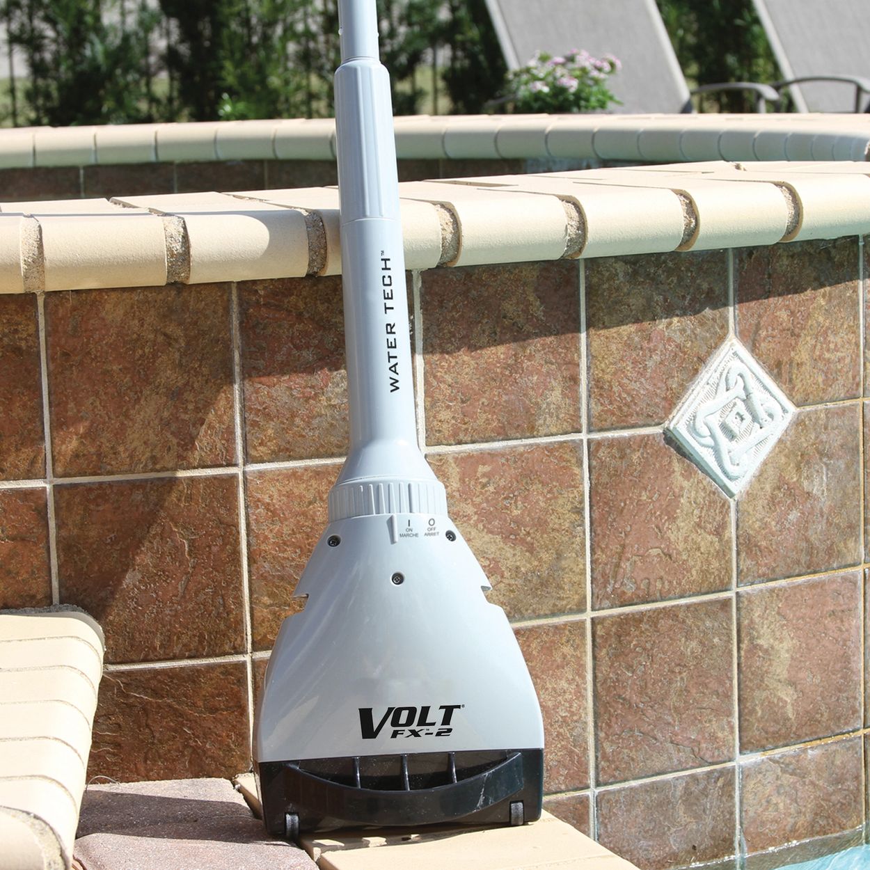 Water TechTM Volt® FXTM-2
30% larger vacuum head compared to the current Aqua Broom® model.

