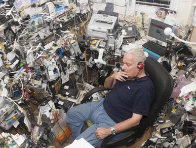 Network Installation and Maintenance. Computer and Cell Phone Repair.