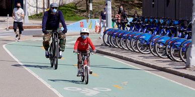 Bikers wearing masks during COVID-19 pandemic in New York
PHOTO:UN/A. Istria