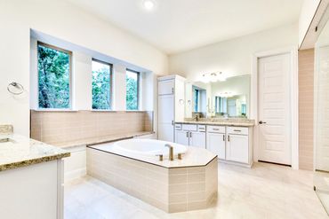 High-resolution photo of Austin suburban home, bathroom, fancy