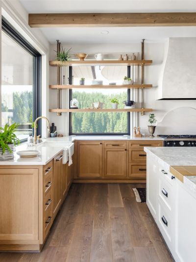 Professional condo cleaning service in a River North Chicago high-rise