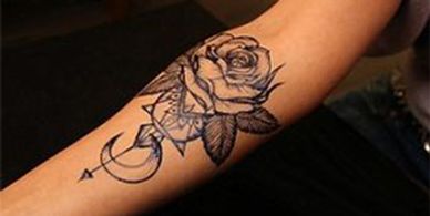 Jagua henna, henna tattoo, henna art, black henna, body art, Arabic henna, and Dubai salon services.