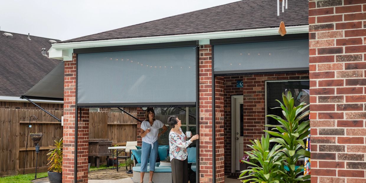 Exterior Zip Track Shades
95% solar material