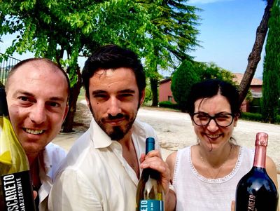 Fabrizio Martinelli - left
Massimo Bistocchi, Jr. - center
Claudia Manieri - right
Buscareto winery