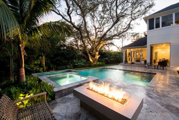 luxury pool, spa, fire pit, led lights, sunshelf, tanning ledge, baja shelf, florida contemporary