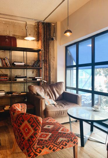 Picture-frame window.