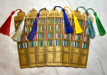 handpainted bookshelf bookmark
