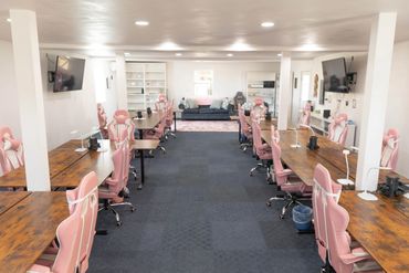 Hollowberry Manor Creative Retreat Workroom Colorado Scrapbook Retreat Colorado Quilt Retreat