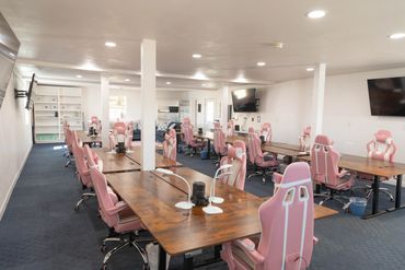 Hollowberry Manor Creative Retreat Workroom Colorado Scrapbook Retreat Colorado Quilt Retreat