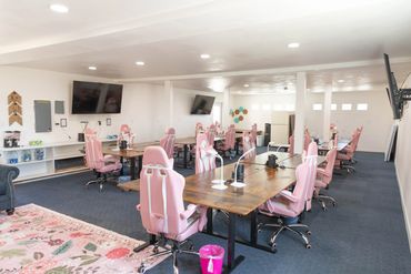 Hollowberry Manor Creative Retreat Workroom Colorado Scrapbook Retreat Colorado Quilt Retreat