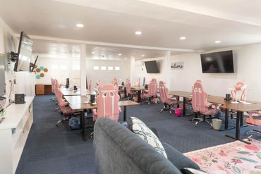 Hollowberry Manor Creative Retreat Workroom Colorado Scrapbook Retreat Colorado Quilt Retreat