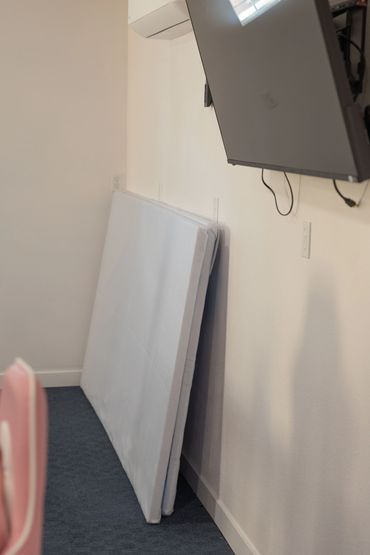 Hollowberry Manor Creative Retreat Workroom Colorado Scrapbook Retreat Colorado Quilt Retreat