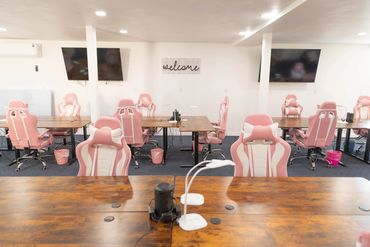 Hollowberry Manor Creative Retreat Workroom Colorado Scrapbook Retreat Colorado Quilt Retreat