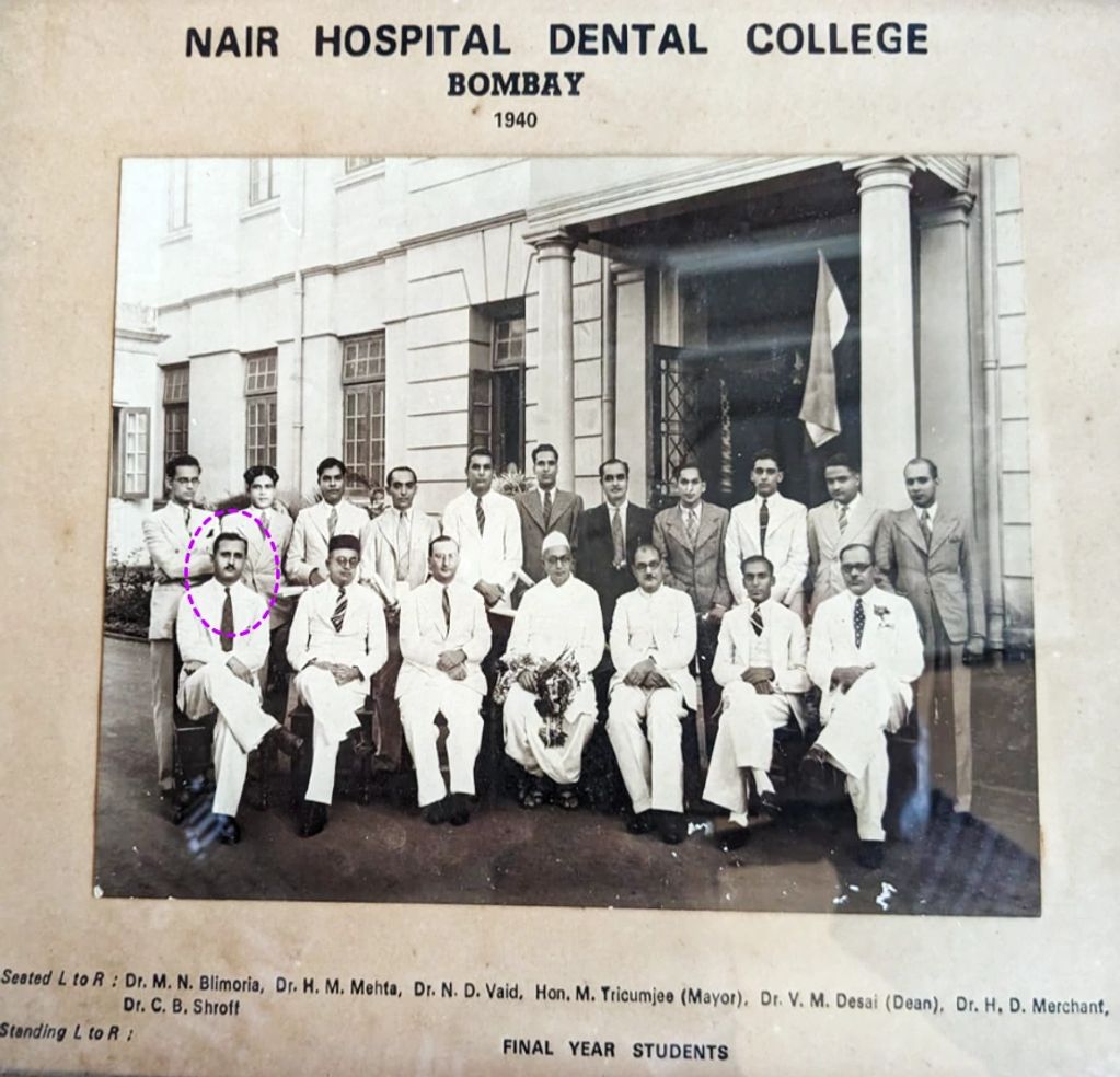 Group photo of final year dental students at Nair Hospital, Bombay, 1940.