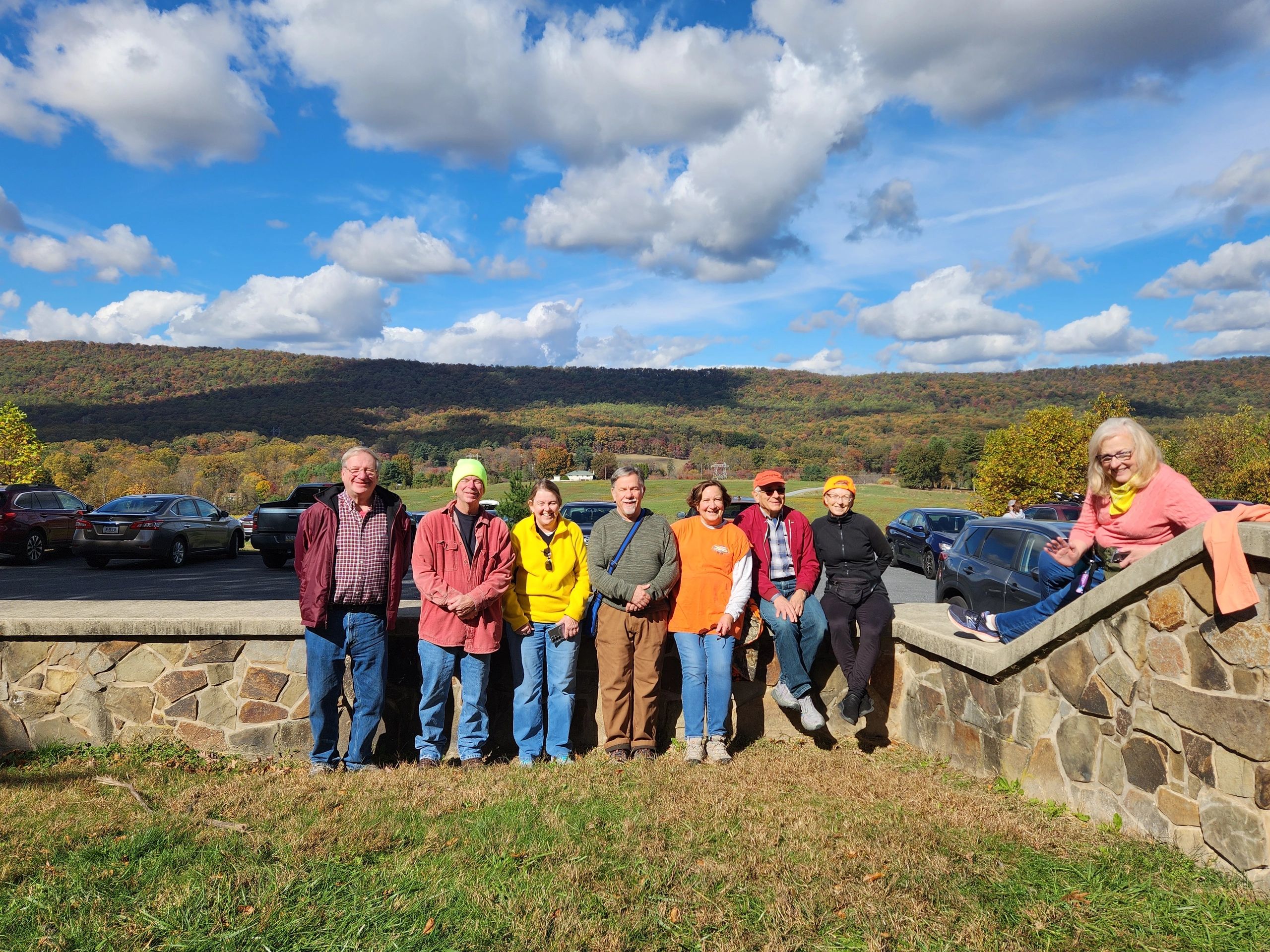 Boyd Big Tree hikers.