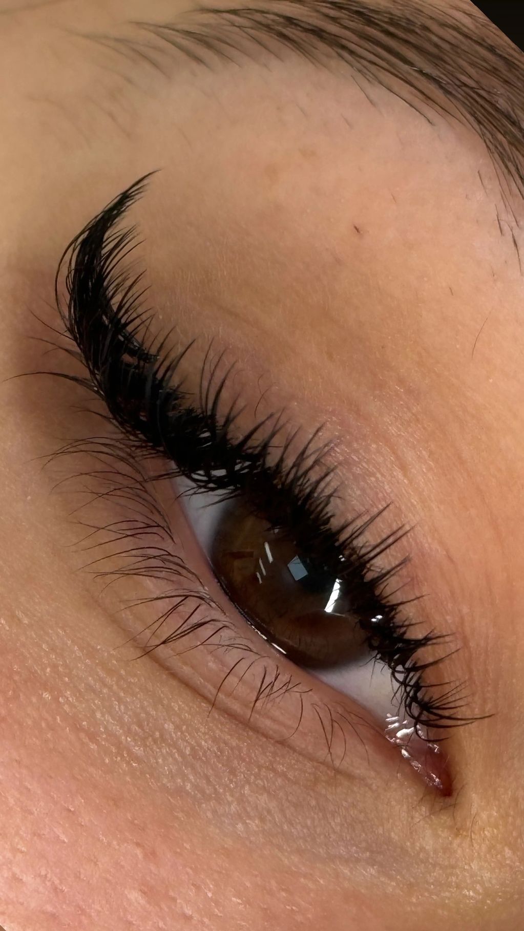 Close-up of a custom liner-effect lash set created at Vici Esthetics in Marrero, LA