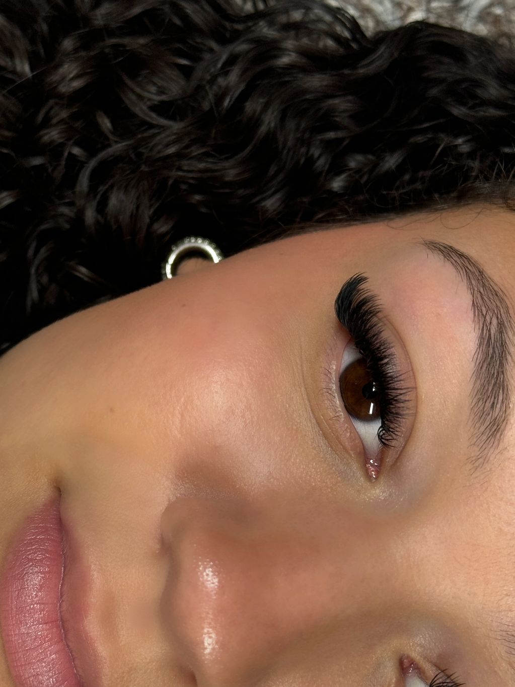 lash extension set at Vici Esthetics in Marrero, LA, featuring a blend of lash curls and diameters