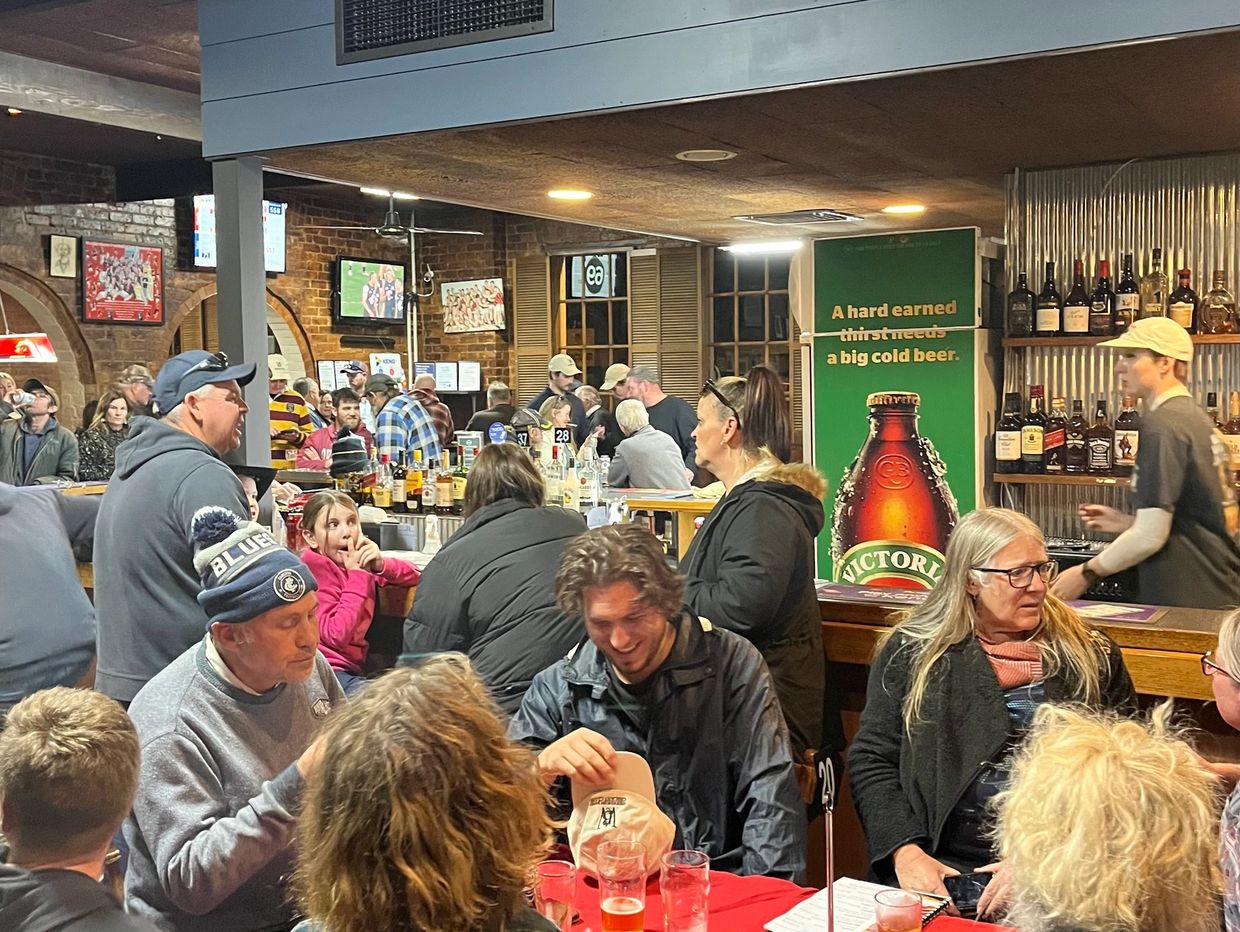 Wedderburn Hotel Public Bar