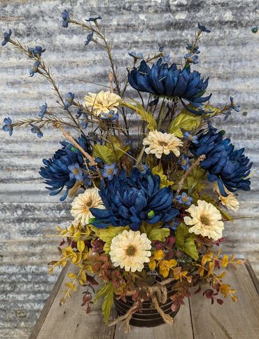 Blue Cream Brown Arrangement
