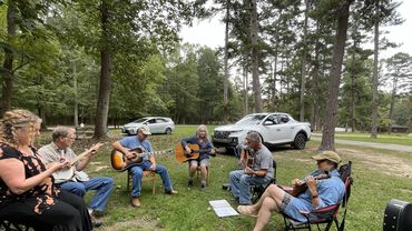 #fraleyfestival2023 #campfire #campfirejams #oldpeopledoingstuff #thefarmerandthecrow