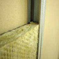 วิธีใส่แผ่นใยหินในโครงผนังเบา