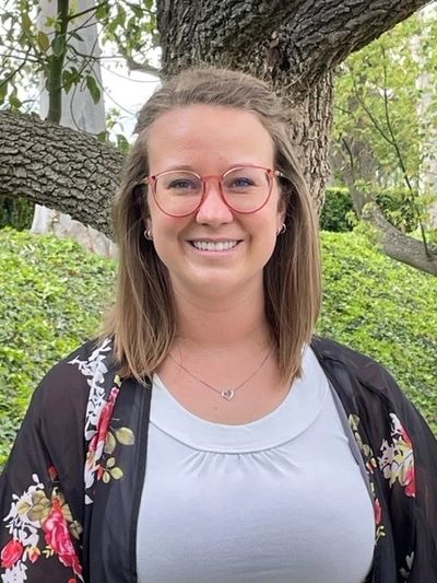 Ali Beckman, dietitian licensed in Missouri, Alabama. Woman smiling at the camera.