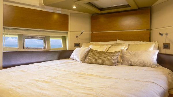 renting a yacht in miami, boat charter miami, party yacht miami, boat rental miami fl, party boat