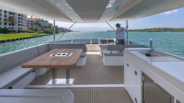 power catamaran charter miami florida, catamaran rental miami beach, best catamaran rentals in miami