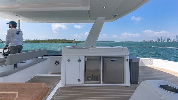 power catamaran charter miami florida, catamaran rental miami beach, best catamaran rentals in miami