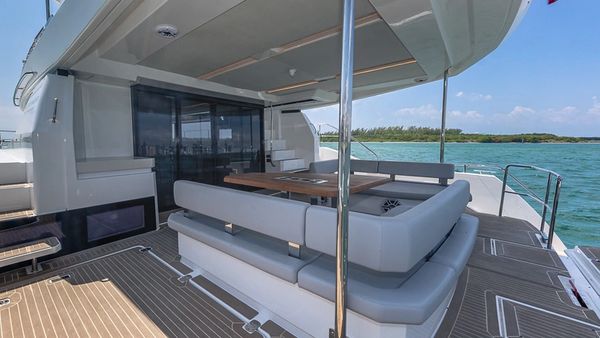 power catamaran charter miami florida, catamaran rental miami beach, best catamaran rentals in miami