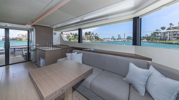 power catamaran charter miami florida, catamaran rental miami beach, best catamaran rentals in miami