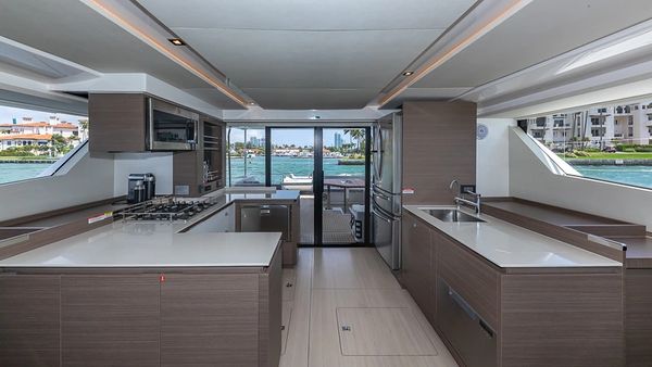 power catamaran charter miami florida, catamaran rental miami beach, best catamaran rentals in miami