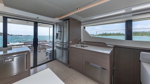 power catamaran charter miami florida, catamaran rental miami beach, best catamaran rentals in miami