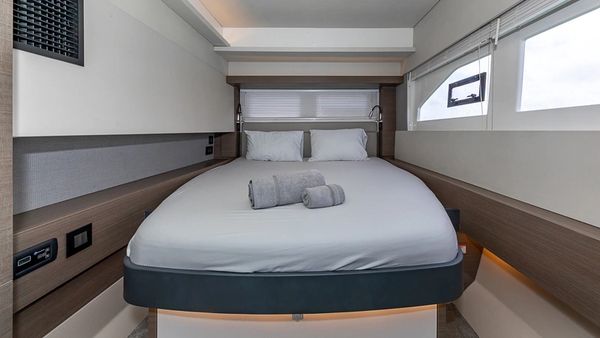 power catamaran charter miami florida, catamaran rental miami beach, best catamaran rentals in miami